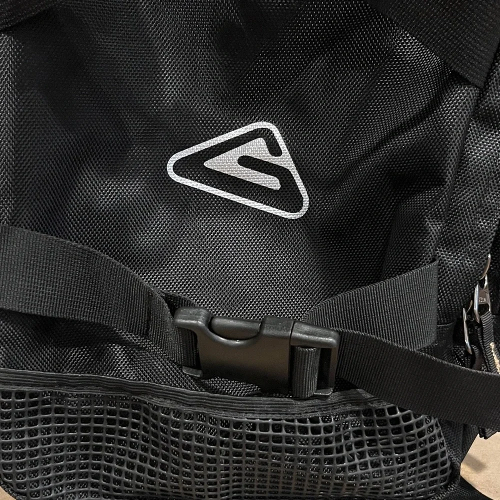 Gears Canada Black Motorcycle Tank Convertible Bag